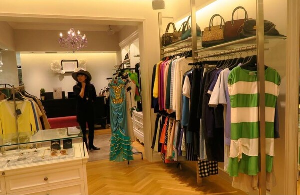 일본의 패션렌탈 의류점 