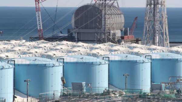 일본 후쿠시마 제1원자력발전소에서 처리된 약 500개의 오염된 물이 탱크(ALPS)에 저장되어 있다. (사진=로이터)