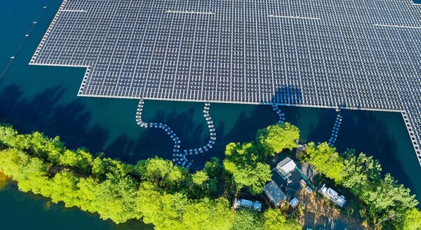 에너지 전문가들은 저수지는 태양 전지판을 호스팅하기 위해 토지에 대한 대안을 제공했다. (사진=Valentyn Semenov/Alamy) 