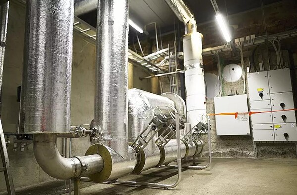 열 저장장치를 통해 지역 난방 네트워크에서 뜨거운 공기를 방출하는 시스템.(사진=Polar Night Energy)