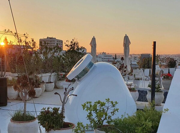 회사가 내놓은 기술인 쿠물루스-1은 '하루에 20~30리터의 건강한 식수를 생산'할 수 있는 제품을 설계 및 생산했다. (사진=Kumulus Water)