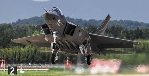 한국은 세계 8번째로 초음속기 개발 국가로 도약했다.(사진=방위사업청)