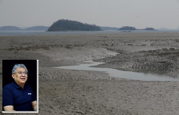 김종성 교수는  ”한국의 블루 카본," 인 서해안 갯벌은 17조원 이상의 가치가 있다고 내다봤다.