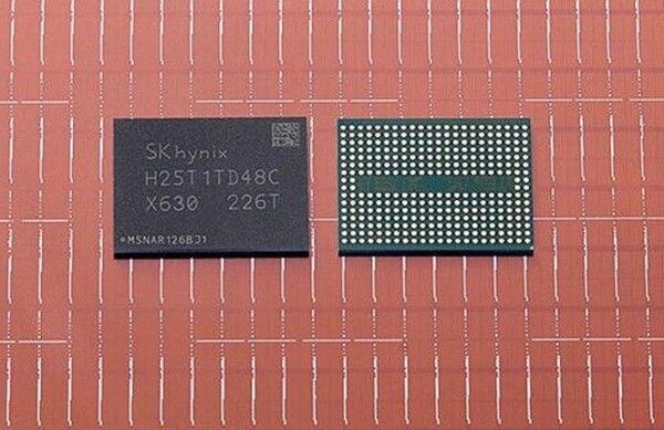 SK하이닉스는 2일(현지시간) 미국 캘리포니아 산타클라에서 열린 ‘플래시 메모리 서밋 2022’(Flash Memory Summit 2022)에서 셀을 238단까지 쌓아올린 512Gb(기가비트) 용량의 낸드플래시 샘플을 공개했다.(사진=SK)