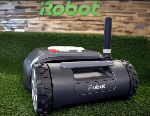 Amazon은  약 17억 달러에 iRobot을 인수하기로 합의했다고 발표했다. iRobot은 전 세계에 로봇을 판매하고 있으며 원형 모양의 Roomba 진공 청소기로 가장 유명하다. (사진=엘리스 아멘돌라)