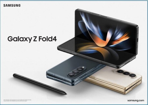 Galaxy Z Fold4는, 위로부터 Phantom Black, Gray Green, Beige의 3색으로 전개가 된다.(사진=삼성전자)