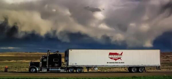 고속도로의 Wabash 트레일러 (사진= Jim Allen/FreightWaves)