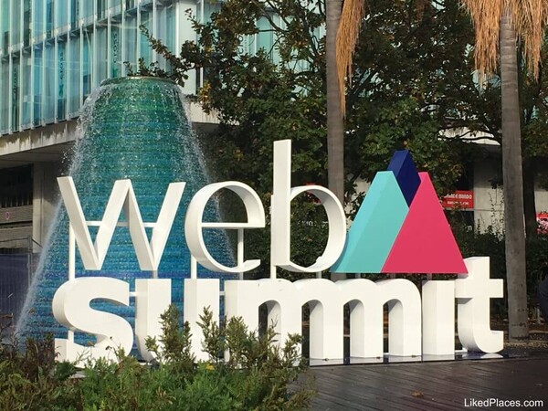 리스본은 스타트업 스테이션으로 탈바꿈 하고 있다. 폭스바겐과 구글도 시장을 향해 달려가고 있다. 폭스바겐은 리스본에 300명의 소프트웨어 엔지니어를 고용할 소프트웨어 개발 센터를 설립할 예정이다. Google은 리스본 외곽의 Oeiras에 유럽, 중동 및 아프리카를 위한 새로운 지원 센터를 열어 고도로 숙련된 근로자를 위한 500개의 기술 일자리를 창출할 예정이다. 2021년 윕 서밋 행사.(사진=likedplacr.com )