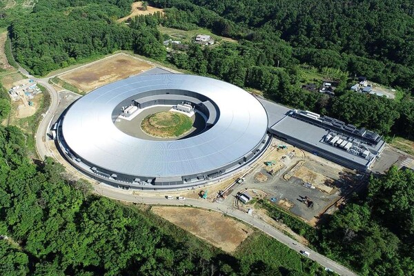 일본 센다이시 도호쿠대학 아오바야마 캠퍼스에 차세대 싱크로트론 방사 설비 '나노테라스'가 준공을 앞두고 있다. (사진=광자과학혁신센터)