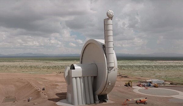 미국 뉴멕시코의 Spaceport America에 있는 스핀 런치의 준궤도 가속기.(사진=스핀 런치)