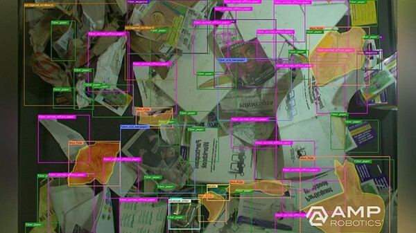 AMP Robotics의 로봇 시스템인 AMP 콜텍(Cortex)은 500억 개 이상의 개체를 인식하고 있으며, 로봇이 재활용하거나 제거할 오염 물질을 분류하고 회수하도록 인공지능에 의해 선별한다.(사진=AMP로보틱스)