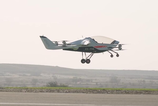 이스라엘 스타트업 기업인 에어(AIR)는 지난 18일 이스라엘 베르세바에서 개인용 비행 차량으로 설계된 전기 자동차‘에어 원(AIR ONE)’의 시험 비행에 성공했다.(사진=AIR웹사이트) 