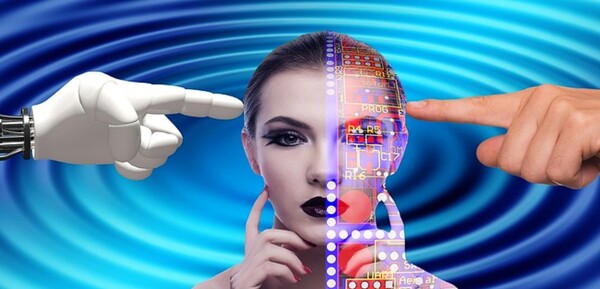 하버드 비즈니스 리뷰에서는 기술이 직장과 직원에 미치는 영향에 대해 조사한 연구는 많은 장점과 심각한 위험이 모두 부각되고 있다고 분석했다.(사진=pixabay)