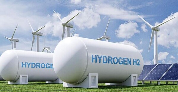 산업통상자원부는 고시 제정안이 행정예고, 업계 의견수렴 등을 통해 확정된 이후 금년 상반기 내 세계 최초로 수소발전 입찰시장을 개설할 예정이다. (사진=Renewable Energy Instituter표지)