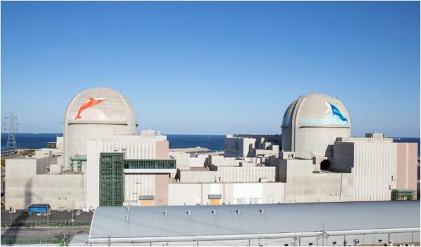 신한울 1호기(왼쪽 첫 번째)와 신한울 2호기 전경. 신한울 3호기와 4호기는 인근 부지에 건립될 예정이다. [자료=한국수력원자력]