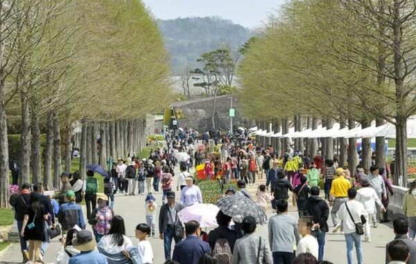  2023순천만국제정원박람회 개장 이틀 만에 관람객 25만 명을 돌파하였다.(사진=순천시) 
