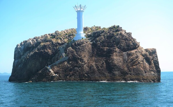  ‘바닷새들의 쉼터’ 남해 백도가 ‘이달의 무인섬’으로 선정됐다.