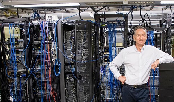 제프리 힌튼 교수는 AI는 "나쁜 일"에 사용하려는 "나쁜 행위자"라고 언급했다.(사진=Johnny Guatto / University of Toronto)