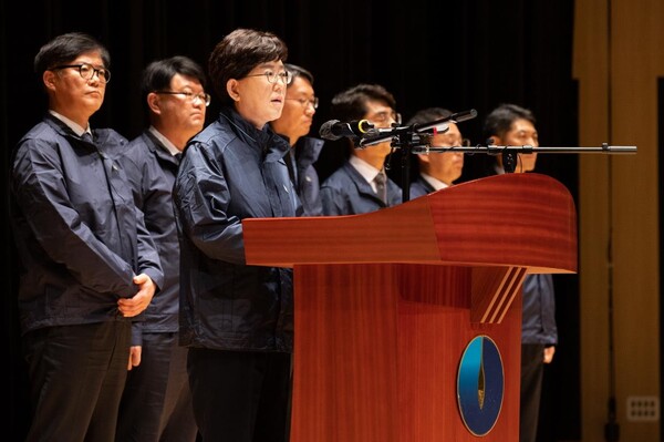 ​한국가스공사는 5월 12일 최연혜 사장(가운데) 등 전 임직원이 참석한 가운데 비상결의대회를 가졌다. [제공=한국가스공사]