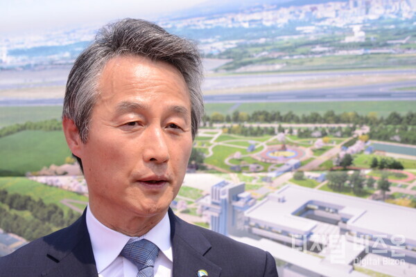 ​안병옥 한국환경공단 이사장은 "제주공공하수처리시설 현대화사업이 성공모델로서 전국에 널리 확산되고 환경 설비플랜트가 해외 수출까지 가능하도록 하겠다"고 밝혔다.