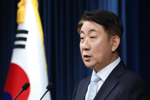 방송통신위원장 후보로 지명된 이동관 대통령 대외협력특보가 지난 28일 용산 대통령실 청사에서 인사말을 하고 있다. [사진=연합뉴스]