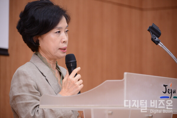 황은주 국제자연보전연맹(IUCN)한국위원회 사무총장