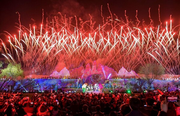 23일 저녁 7시, 오천그린광장에서 웅장한 음악과 함께 멀티미디어 불꽃쇼가 열린다.