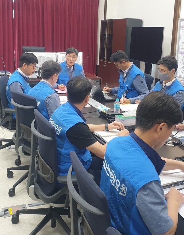 신한울1호기 방사능방재 전체훈련 회의장면 [제공=한울본부]