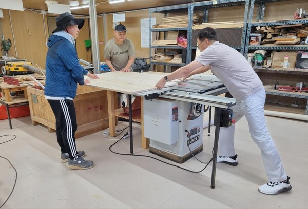 한울공방 목공동호회 '금강송공방' 원목 가구 제작 과정 [제공=환울원자력본부]