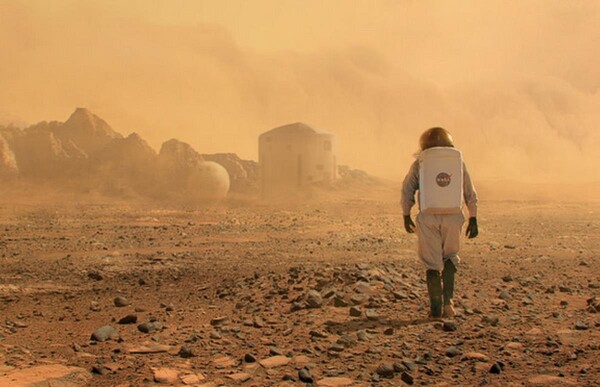 화성의 대기는 태양계의 4번째 행성인 화성을 둘러싸고 있는 기체층을 의미하며 대부분이 이산화 탄소로 구성되어 있다. 평균 기압은 약 600 파스칼로 지구의 해수면 평균 기압인 101.3 킬로파스칼의 0.6 % 정도이며, 규모고도는 약 11 km 정도이다.(사진=영화 마션 캡처) 