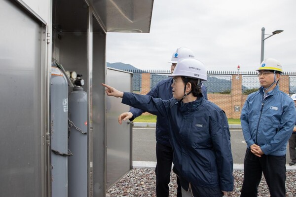 최연혜 한국가스공사 사장은 추석 연휴 마지막날인 10월 3일, 대구경북지역본부 달성공급관리소 현장 안전점검을 시행했다. [제공=한국가스공사]