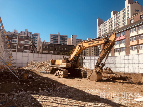 학교 건물 해체철거 현장모습