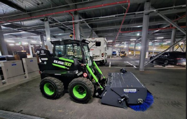 형제파트너 세계최초 전동 유틸리티카와 트렉터 조합 AGREV21-CA