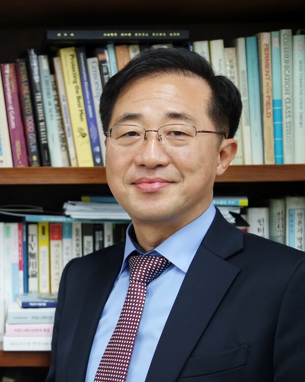 인터넷신문윤리위원회 신임 위원장에 이재진 한양대 미디어커뮤니케이션학과 교수가 선임됐다.  (사진=한양대)