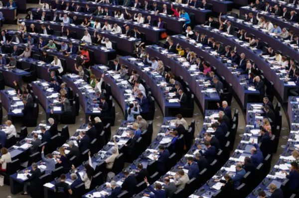 (사진=AP통신) 지난 6월 EU 유럽의회에서 인공지능법에 대해 논의하는 장면