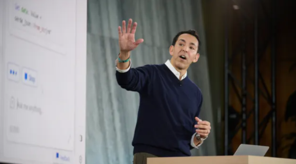 (사진=게티이미지) 마이크로소프트의 소비자 최고 마케팅 책임자인 유수프 메흐디(Yusuf Mehdi)가 연설 장면