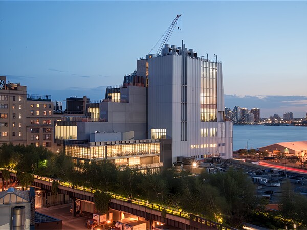 뉴욕 하이라인에서 본 휘트니 미술관(2014년 5월 촬영)-출처: Photograph by Timothy Schenck