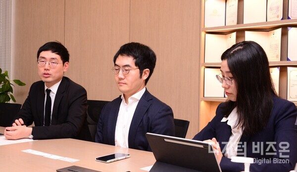 (사진설명=좌로부터  진앤리법률사무소 대표 진실 변호사, 류정모 변호사. 고윤아 변호사)
