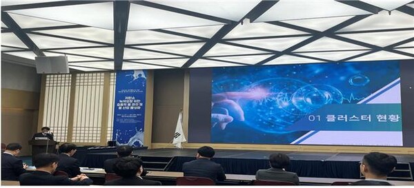 한국환경공단은 27일 제32회 물관리심포지엄에서 국가물산업클러스터의 운영성과와 지속적 물산업성장지원을 위한 계획을 발표했다.