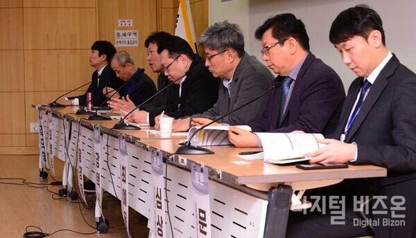 문 선임비서관은 친환경이라는 부분에 대해서 다 같이 고민해야 할 필요성이 있다고 강조했다(사진=우측)