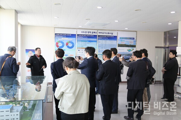 (사진=임지훈 음폐수사업부 선임차장이 바이오가스화에 설명하고있다.)