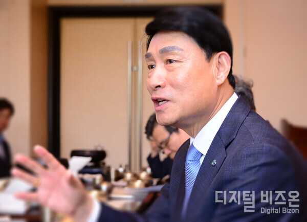 송병억 사장은 "주민들이 체육시설 확충에 대한 요구 많아서 파크 골프장 36홀의 설계 용역에 들어갔으며 2026년에 준공 예정"이라고 밝혔다.