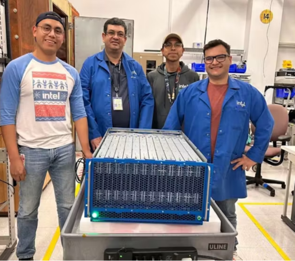 (사진=인텔) 인텔은 샌디아 국립연구소에 할라 포인트 뉴로모픽 시스템을 배포한다고 발표했다.