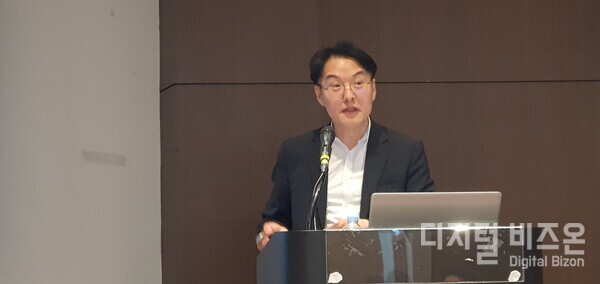 사진=법무법인 율촌 김관우 수석전문위원