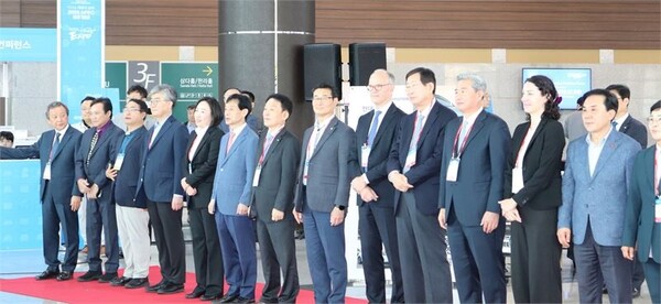 ▲ 지난 4월 30일 제주도 서귀포시 에서 개최된 제11회 국제 e-모빌리티엑스포는 코로나 3년을 극복하고 미래 모빌리티 산업의 이정표가 되었다. 