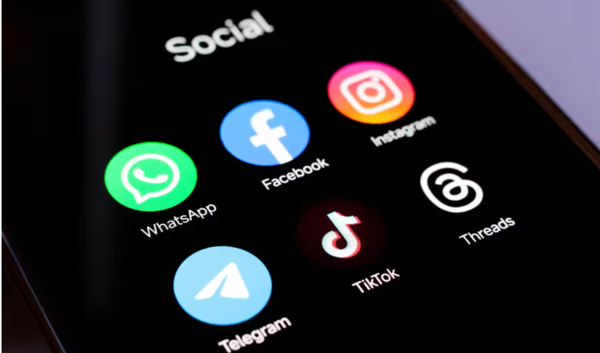 (사진=셔터스톡) 대부분의 사진은 왓츠앱을 통해 유포되고 있었다.