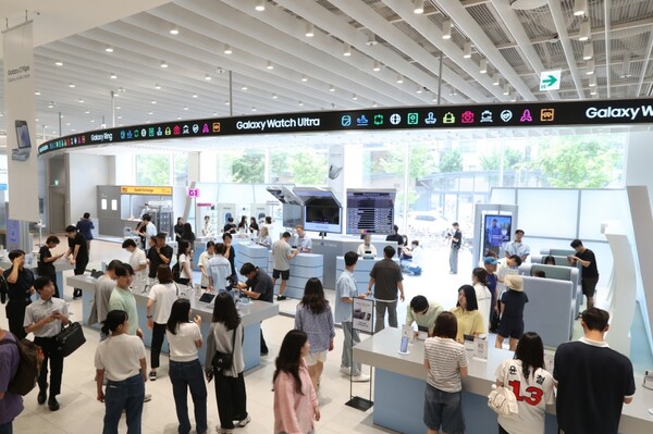 ▲갤럭시 스튜디오 ‘삼성스토어 홍대’에 공항 콘셉트로 꾸며진 체험공간 전경