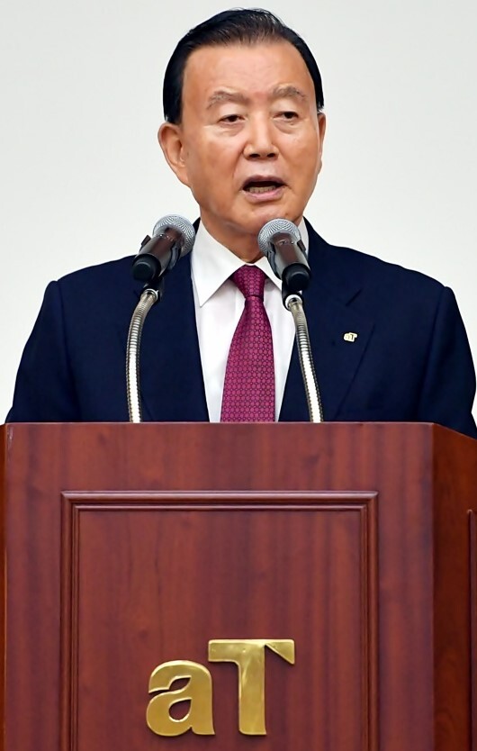 홍문표 한국농수산식품유통공사 제20대 신임 사장이 지난 20일 aT 나주 본사에서 열린 취임식에서 취임 일성을 밝히고 있다. (사진=한국농수산식품유통공사 제공)