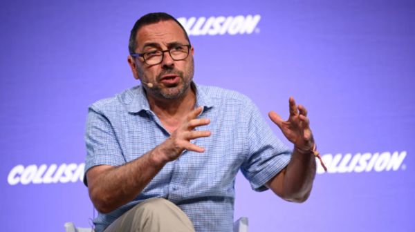 세레브라스 시스템의 공동 설립자 겸 CEO인 Andrew Feldman이 2024년 6월 20일 토론토에서 열린 Collision 컨퍼런스에서 연설하고 있다.(사진=게티이미지)