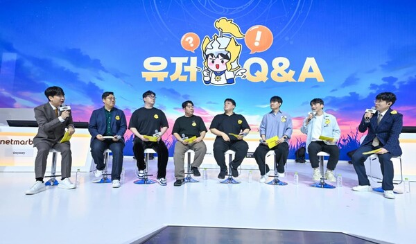 넷마블 세븐나이츠 리버스 시식 행사 (왼쪽부터) 성승헌 캐스터, 넷마블넥서스 김정민 대표, 클템